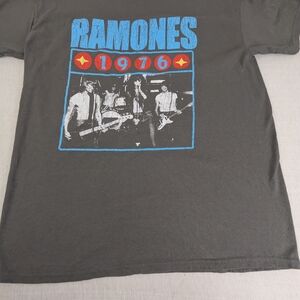 Ramones 1976 Grey T-Shirt Band Graphic On Front Large